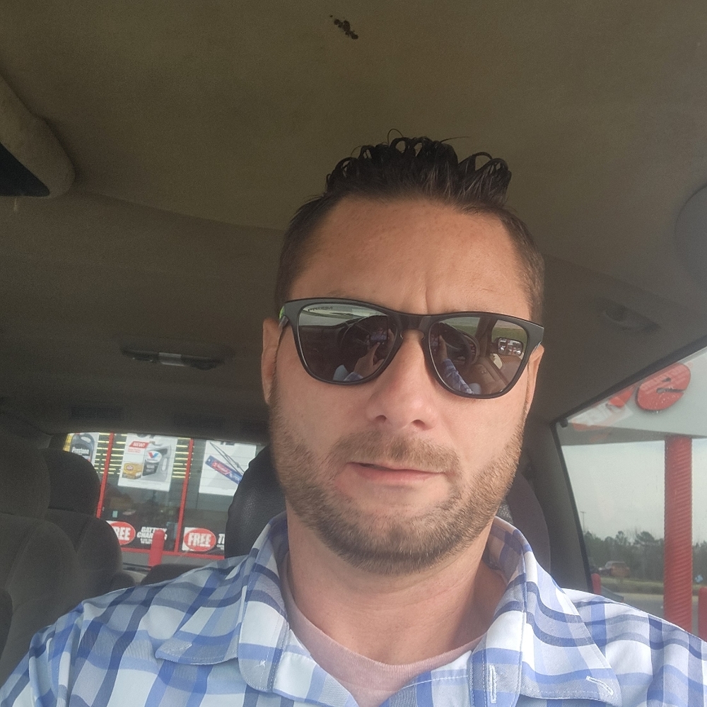 Meet your Posher, Tyler - Picture 2 of 2